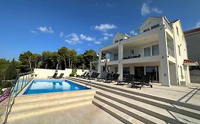Villa Lovisa - 4 Star Villa With Pool And Amazing Sea View